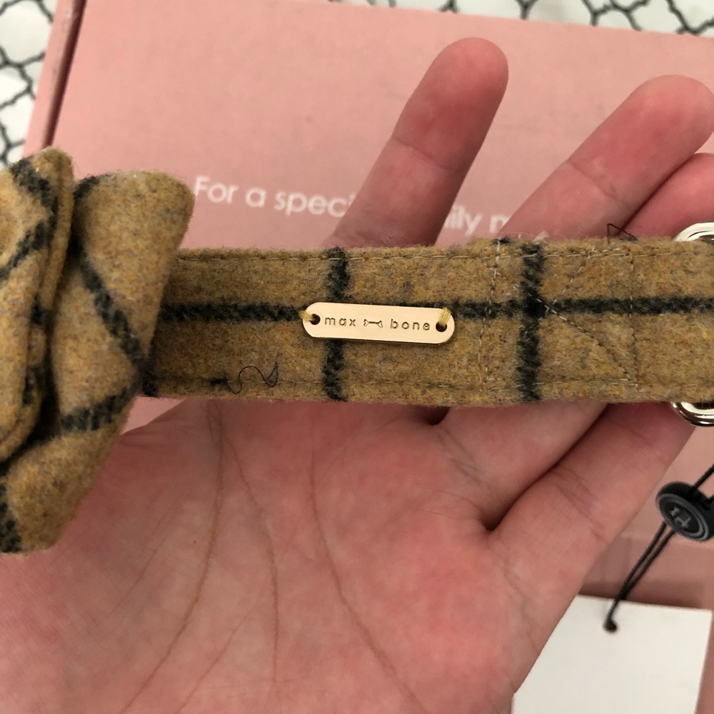 Max bone bow collar.  Size Medium - Picture 2 of 5